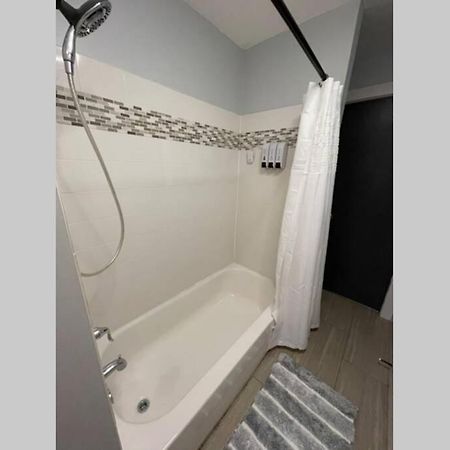 Industrial Brick Townhouse In Downtown Lancaster Villa Bagian luar foto