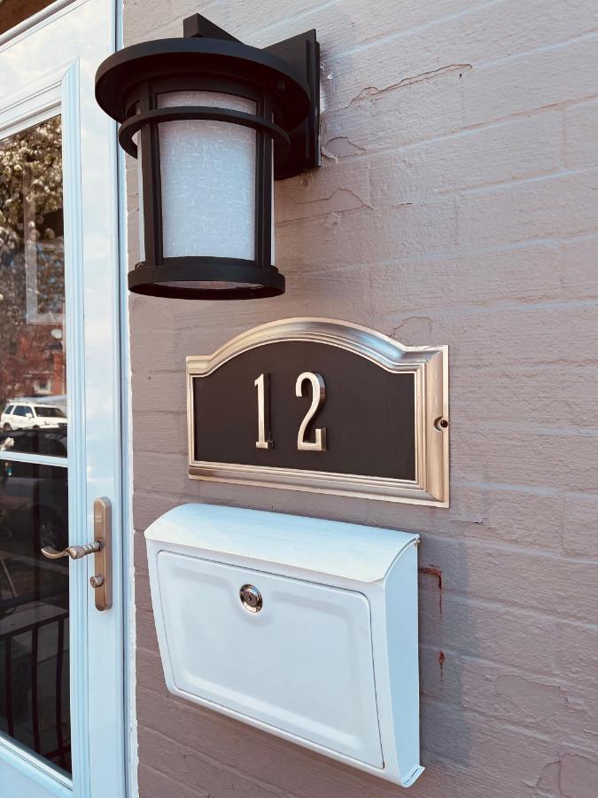 Industrial Brick Townhouse In Downtown Lancaster Villa Bagian luar foto